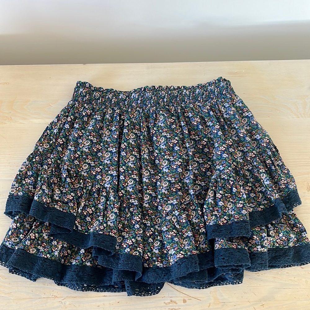 Aeropostale ruffle mini skirt navy blue floral size M